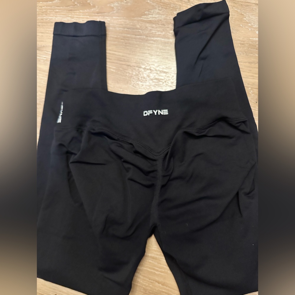 DFYNE Women's Black Leggings